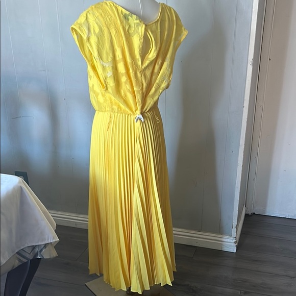 Lane Bryant Yellow Midi Sundress with Pleated Ruched Design - Picture 2 of 7